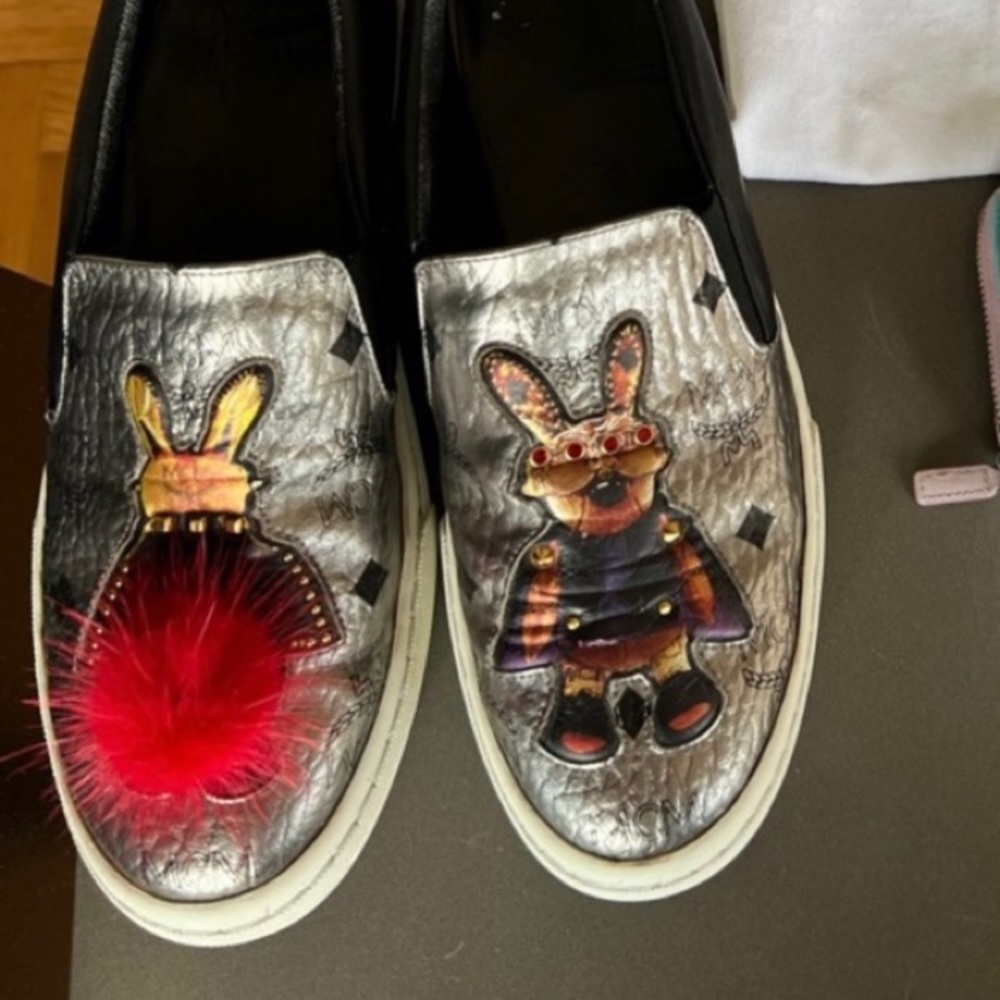 Mcm slip ons